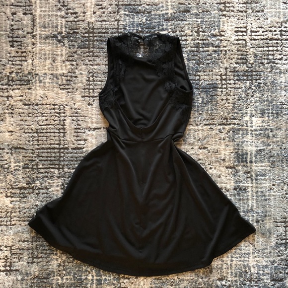 MBM Unlimited Black Backless Lace Dress Size 6 - Picture 7 of 7